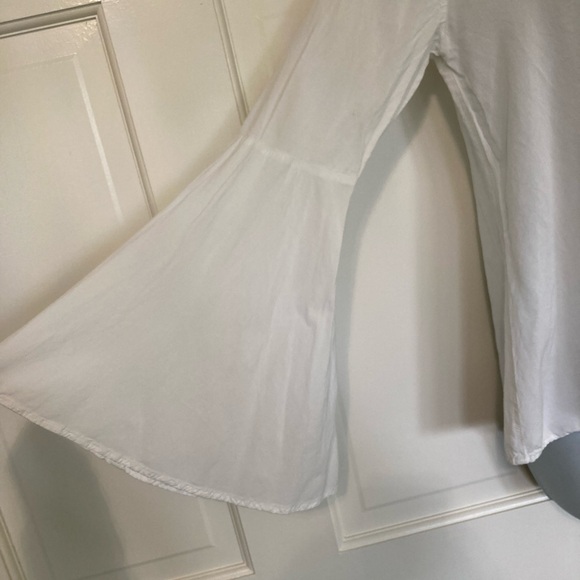 Express White V-Neck Blouse - Picture 2 of 4